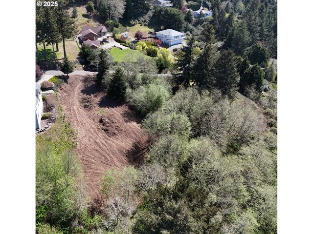 Upper Benham Ln 300, Brookings, OR 97415