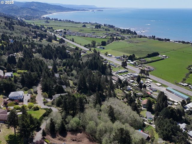 Upper Benham Ln 300, Brookings, OR 97415