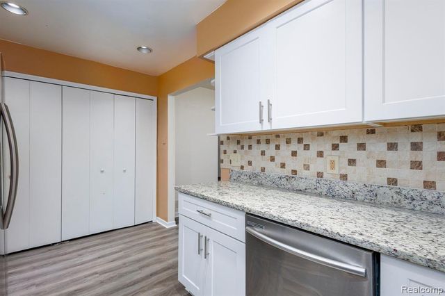 22560 Van Street, Saint Clair Shores, MI 48081