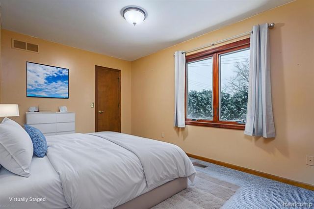 22560 Van Street, Saint Clair Shores, MI 48081