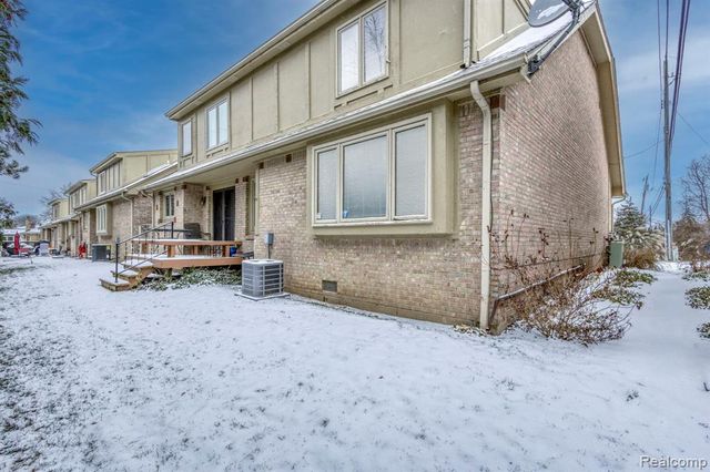 22560 Van Street, Saint Clair Shores, MI 48081