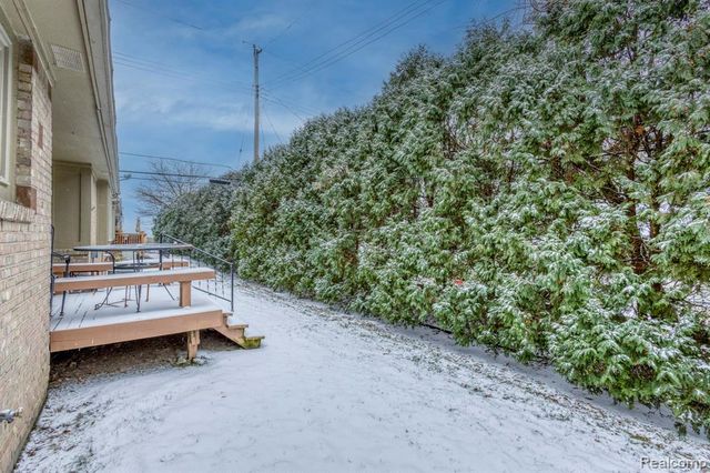 22560 Van Street, Saint Clair Shores, MI 48081