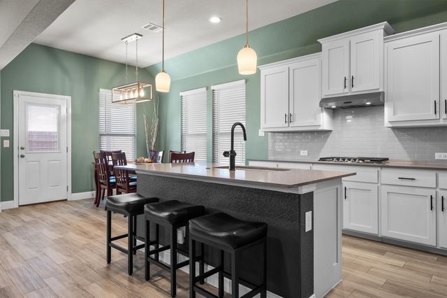 3667 Rolling Meadows Drive, Grand Prairie, TX 76065