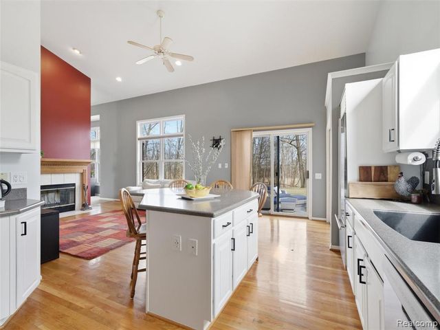 1160 Indianpipe Road, Lake Orion, MI 48360