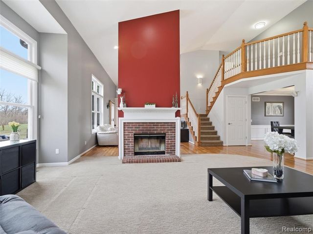 1160 Indianpipe Road, Lake Orion, MI 48360