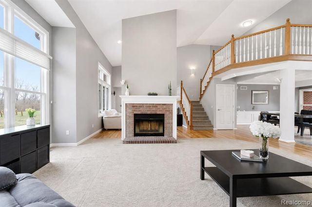1160 Indianpipe Road, Lake Orion, MI 48360