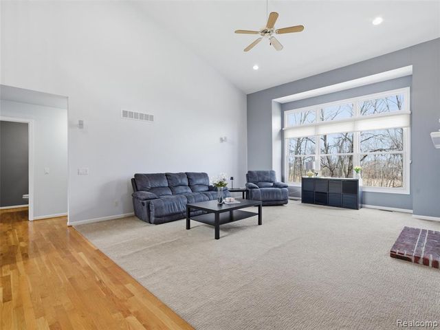 1160 Indianpipe Road, Lake Orion, MI 48360