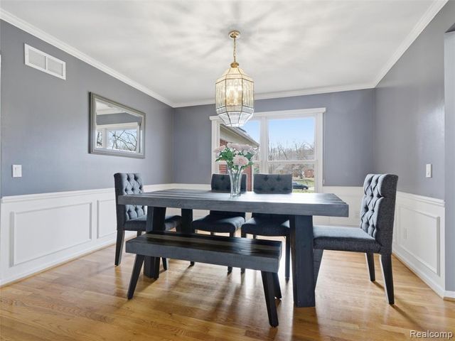 1160 Indianpipe Road, Lake Orion, MI 48360