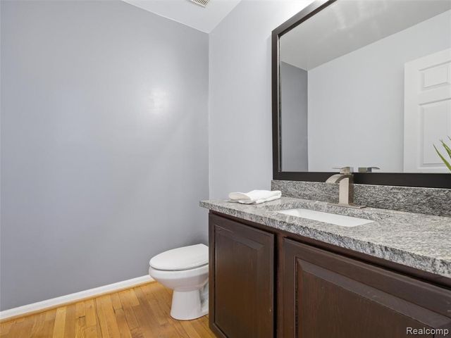 1160 Indianpipe Road, Lake Orion, MI 48360