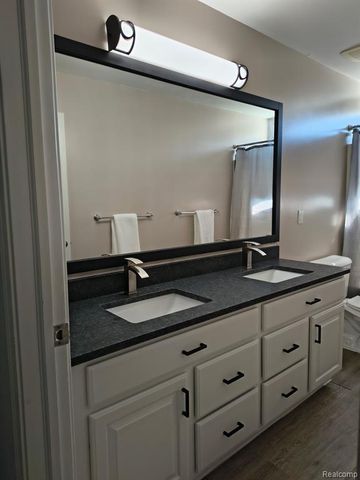 1160 Indianpipe Road, Lake Orion, MI 48360