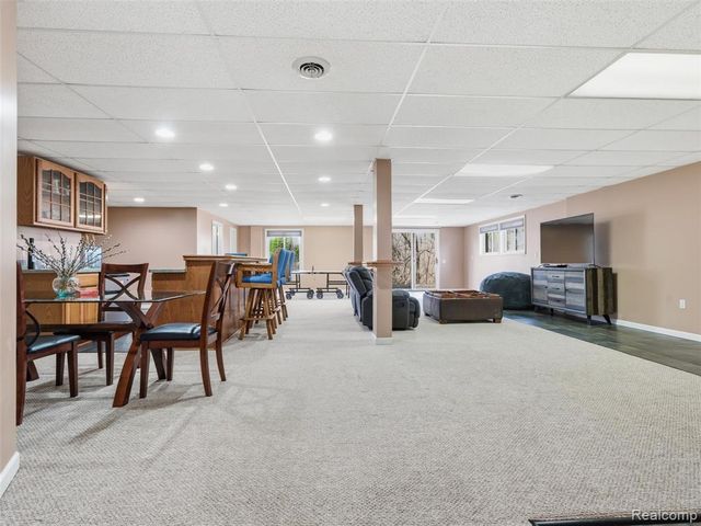 1160 Indianpipe Road, Lake Orion, MI 48360