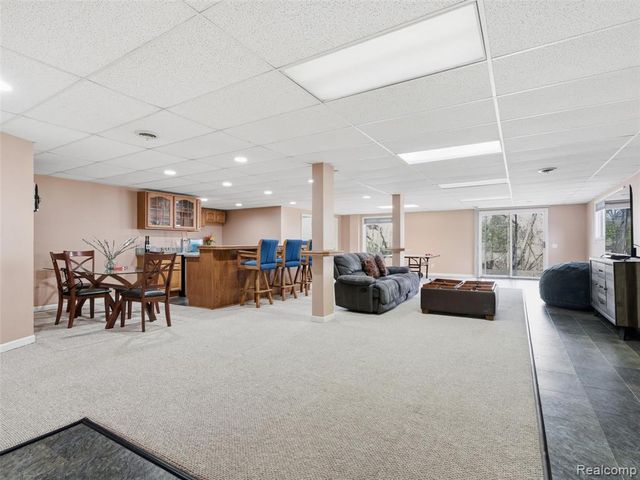 1160 Indianpipe Road, Lake Orion, MI 48360