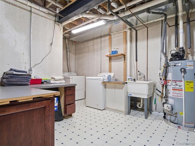 1160 Indianpipe Road, Lake Orion, MI 48360