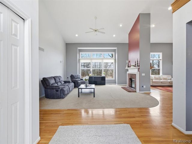 1160 Indianpipe Road, Lake Orion, MI 48360