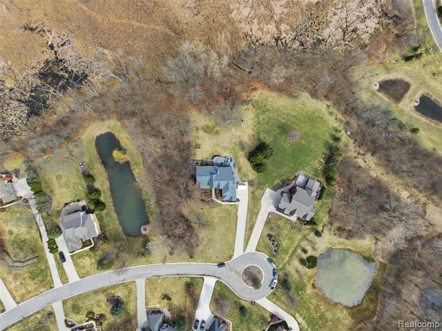 1160 Indianpipe Road, Lake Orion, MI 48360