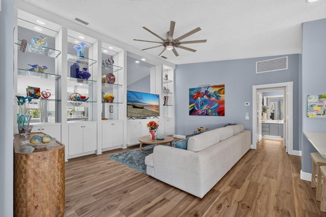 4089 Old Oak Drive, Palm Beach Gardens, FL 33410