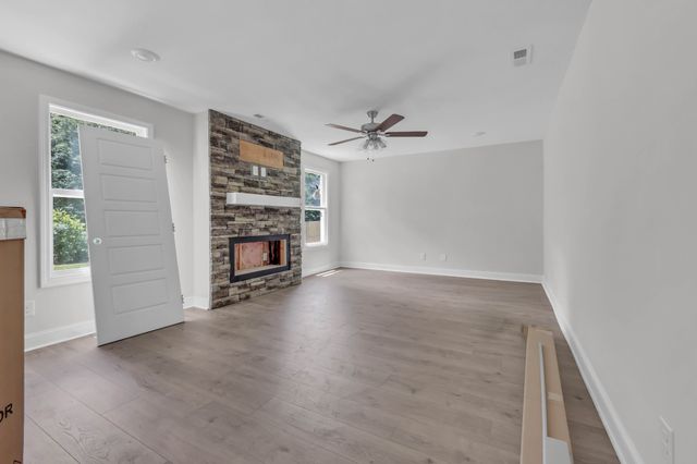 175 Leitrim Dr, Clarksville, TN 37042