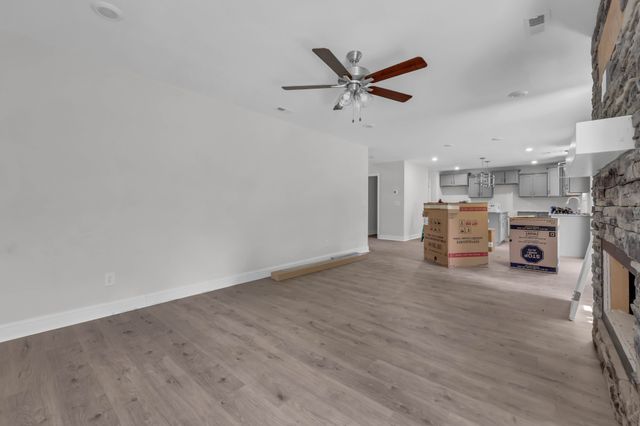 175 Leitrim Dr, Clarksville, TN 37042
