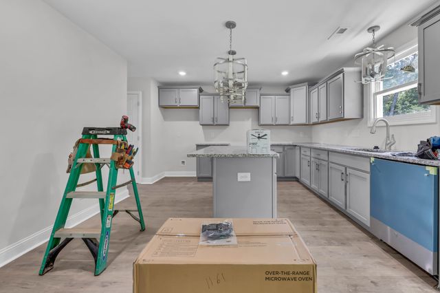 175 Leitrim Dr, Clarksville, TN 37042
