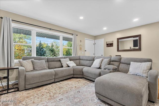 200 Scotch Bush Road, Ballston, NY 12027