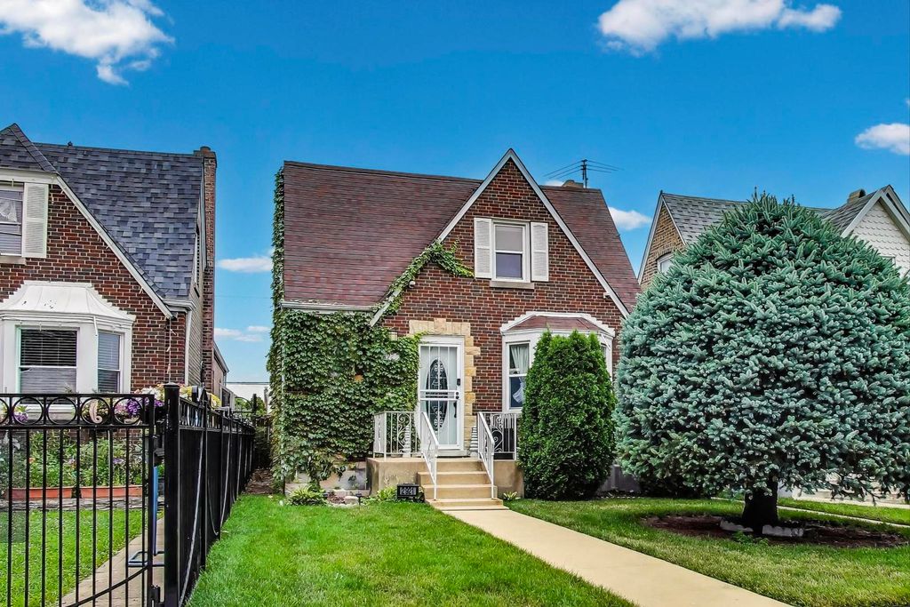 2921 N Mobile Avenue, Chicago, IL 60634