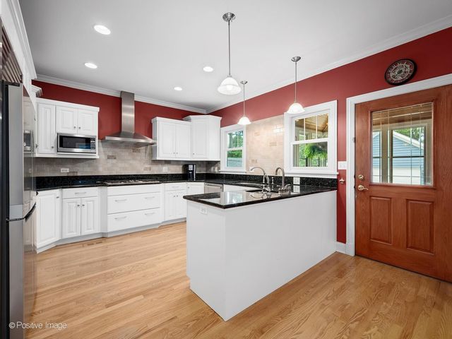 217 S Summit Street, Wheaton, IL 60187
