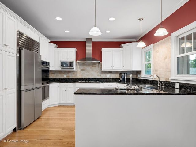 217 S Summit Street, Wheaton, IL 60187
