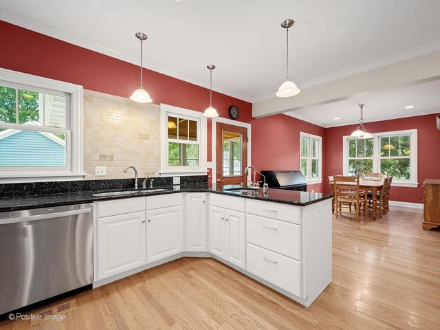 217 S Summit Street, Wheaton, IL 60187
