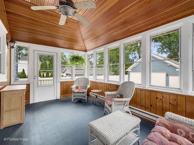217 S Summit Street, Wheaton, IL 60187