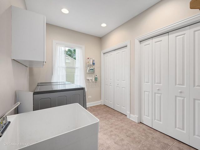 217 S Summit Street, Wheaton, IL 60187