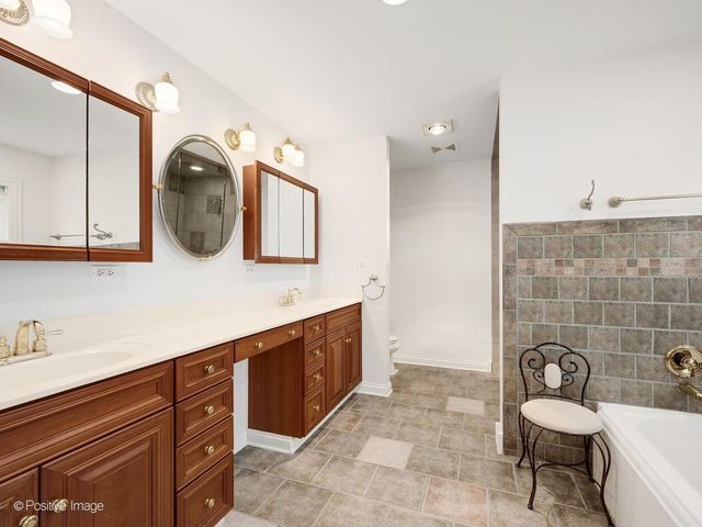 217 S Summit Street, Wheaton, IL 60187