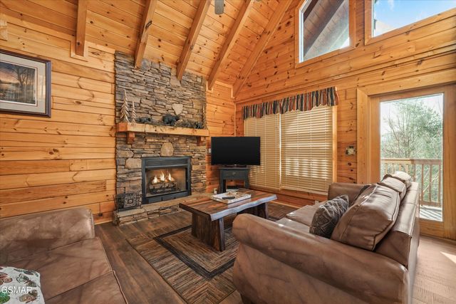 4449 Forest Vista Way, Pigeon Forge, TN 37863