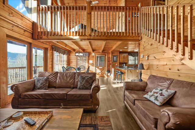 4449 Forest Vista Way, Pigeon Forge, TN 37863