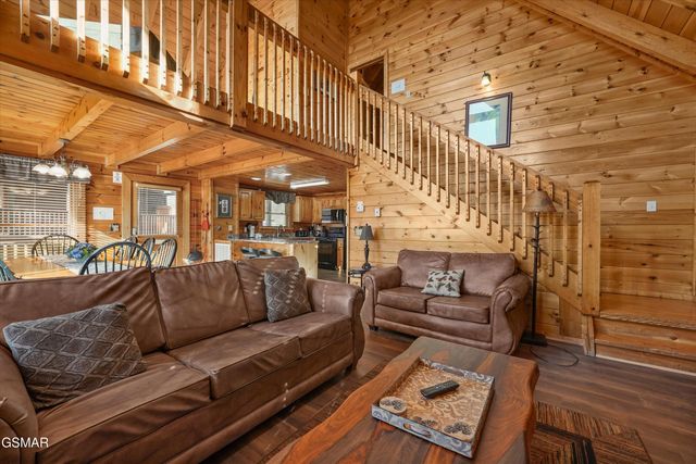 4449 Forest Vista Way, Pigeon Forge, TN 37863