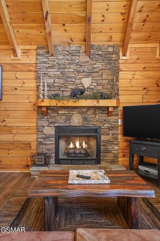 4449 Forest Vista Way, Pigeon Forge, TN 37863