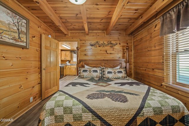 4449 Forest Vista Way, Pigeon Forge, TN 37863