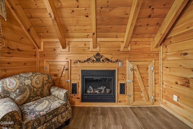 4449 Forest Vista Way, Pigeon Forge, TN 37863