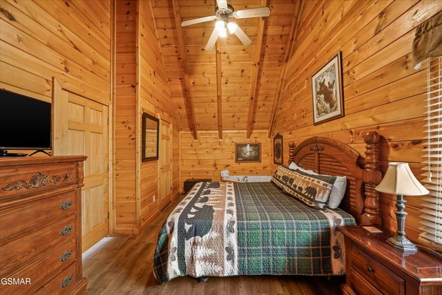 4449 Forest Vista Way, Pigeon Forge, TN 37863