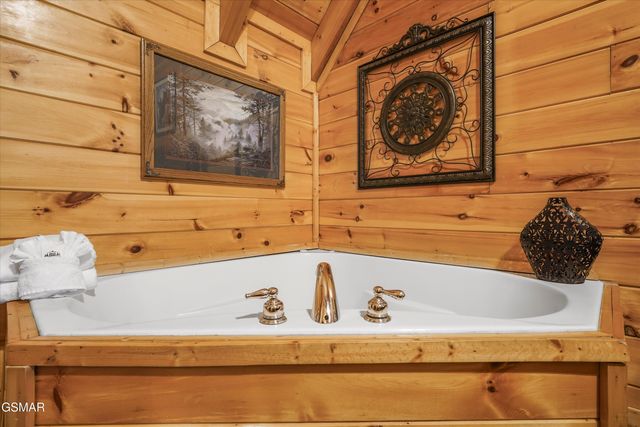 4449 Forest Vista Way, Pigeon Forge, TN 37863