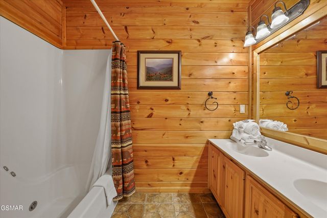 4449 Forest Vista Way, Pigeon Forge, TN 37863