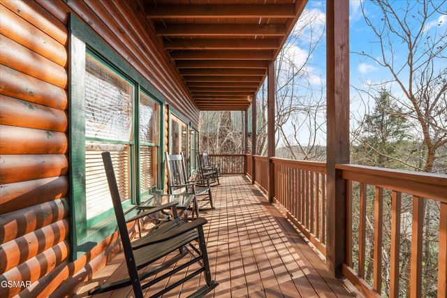 4449 Forest Vista Way, Pigeon Forge, TN 37863