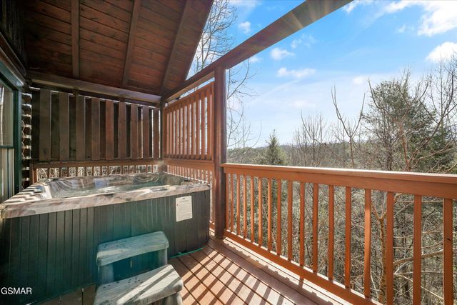 4449 Forest Vista Way, Pigeon Forge, TN 37863