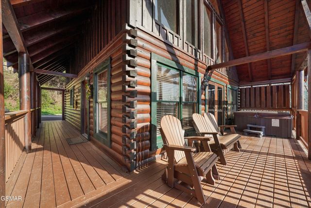 4449 Forest Vista Way, Pigeon Forge, TN 37863