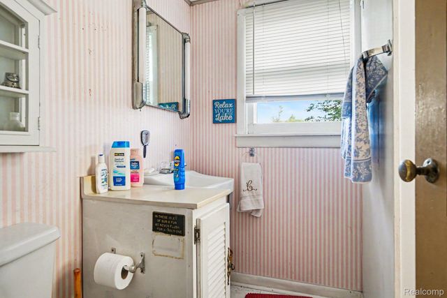 60800 Lilly Lake Drive, Newberg Township, MI 49061