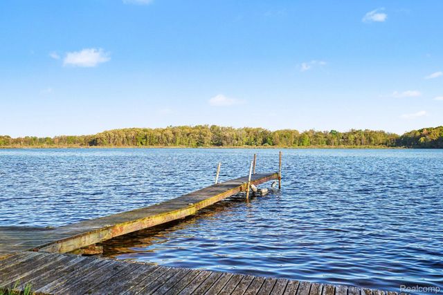 60800 Lilly Lake Drive, Newberg Township, MI 49061