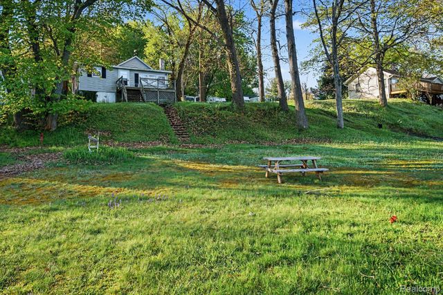 60800 Lilly Lake Drive, Newberg Township, MI 49061