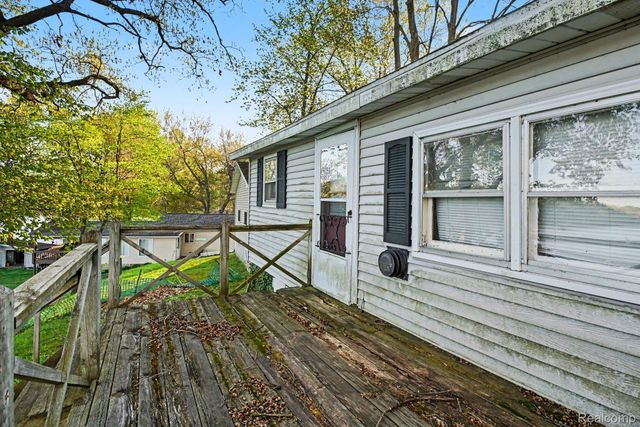 60800 Lilly Lake Drive, Newberg Township, MI 49061