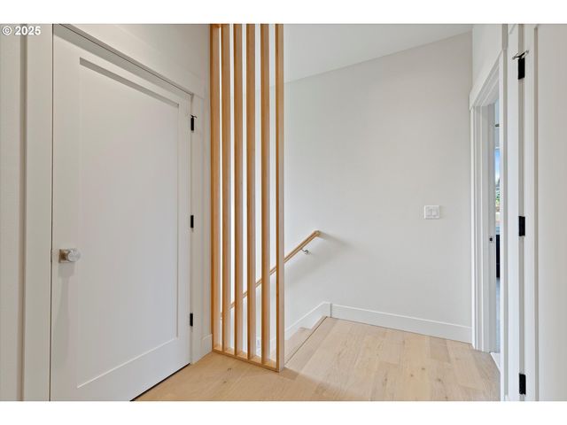 4643 N GANTENBEIN Ave, Portland, OR 97217