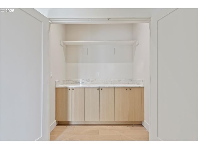 4643 N GANTENBEIN Ave, Portland, OR 97217