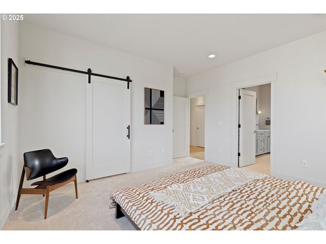 4643 N GANTENBEIN Ave, Portland, OR 97217